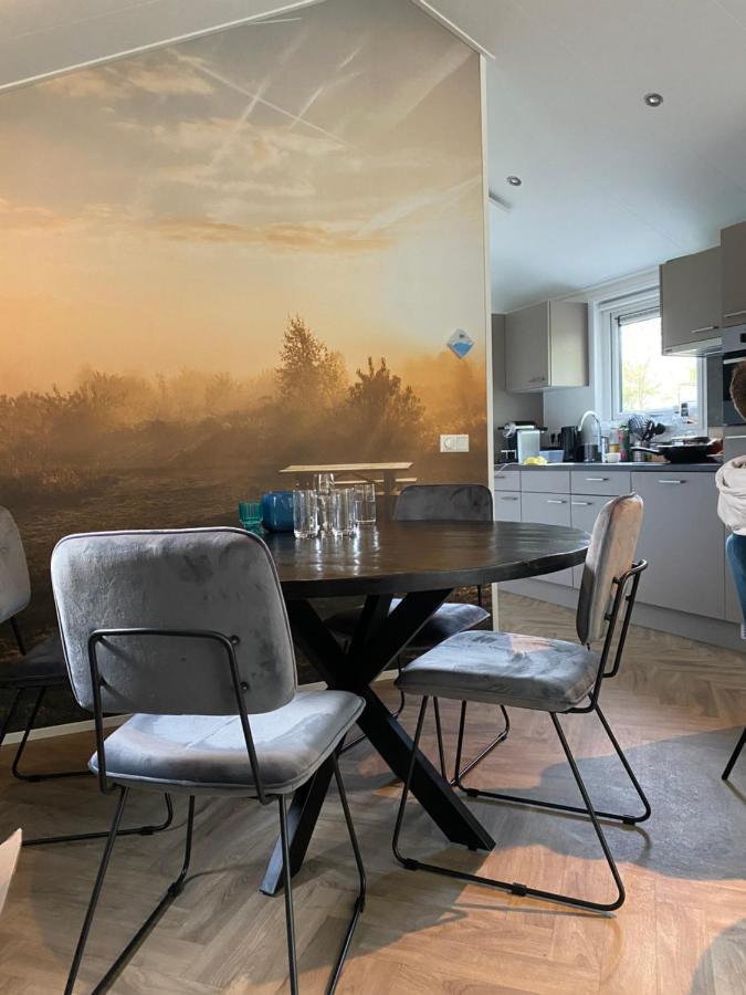 Luxe En Gezellig Chalet Aan Veluwemeer 4 Pers Hulshorst Luaran gambar